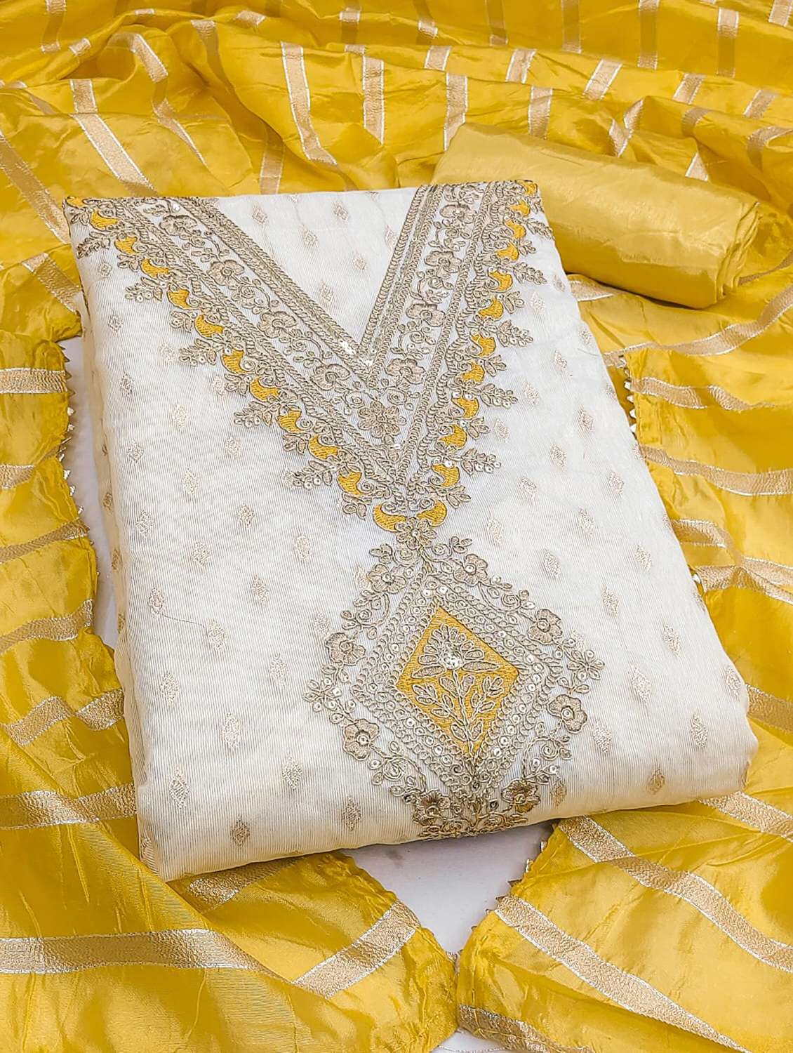 women self design embroidered unstitched suit set - 22253108 -  Standard Image - 3