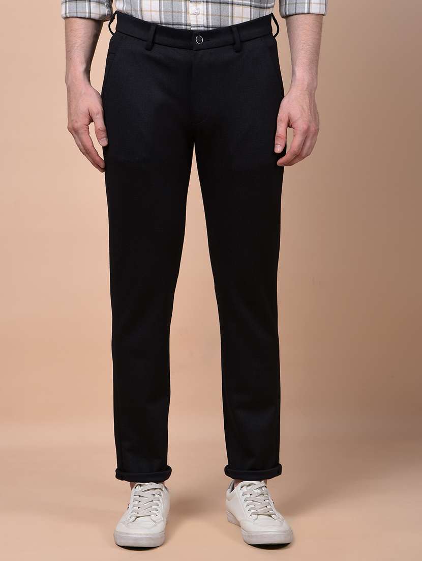 men solid mid rise straight fit chinos 