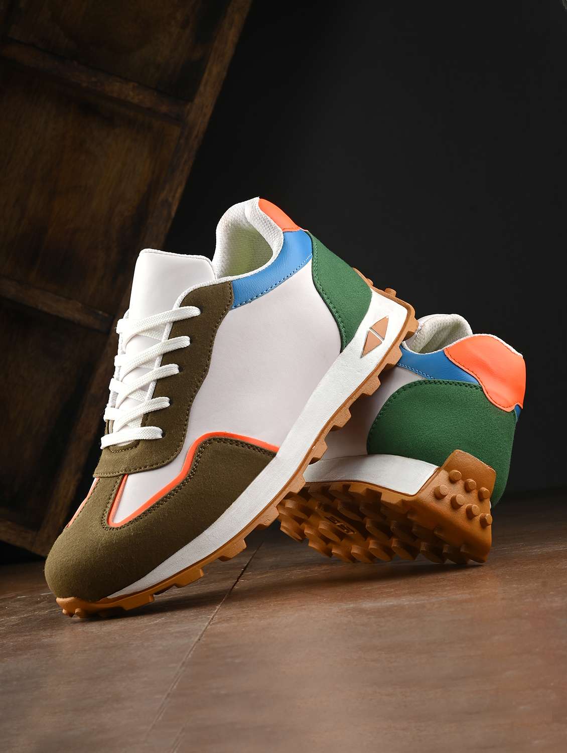 men color block lace up sneaker