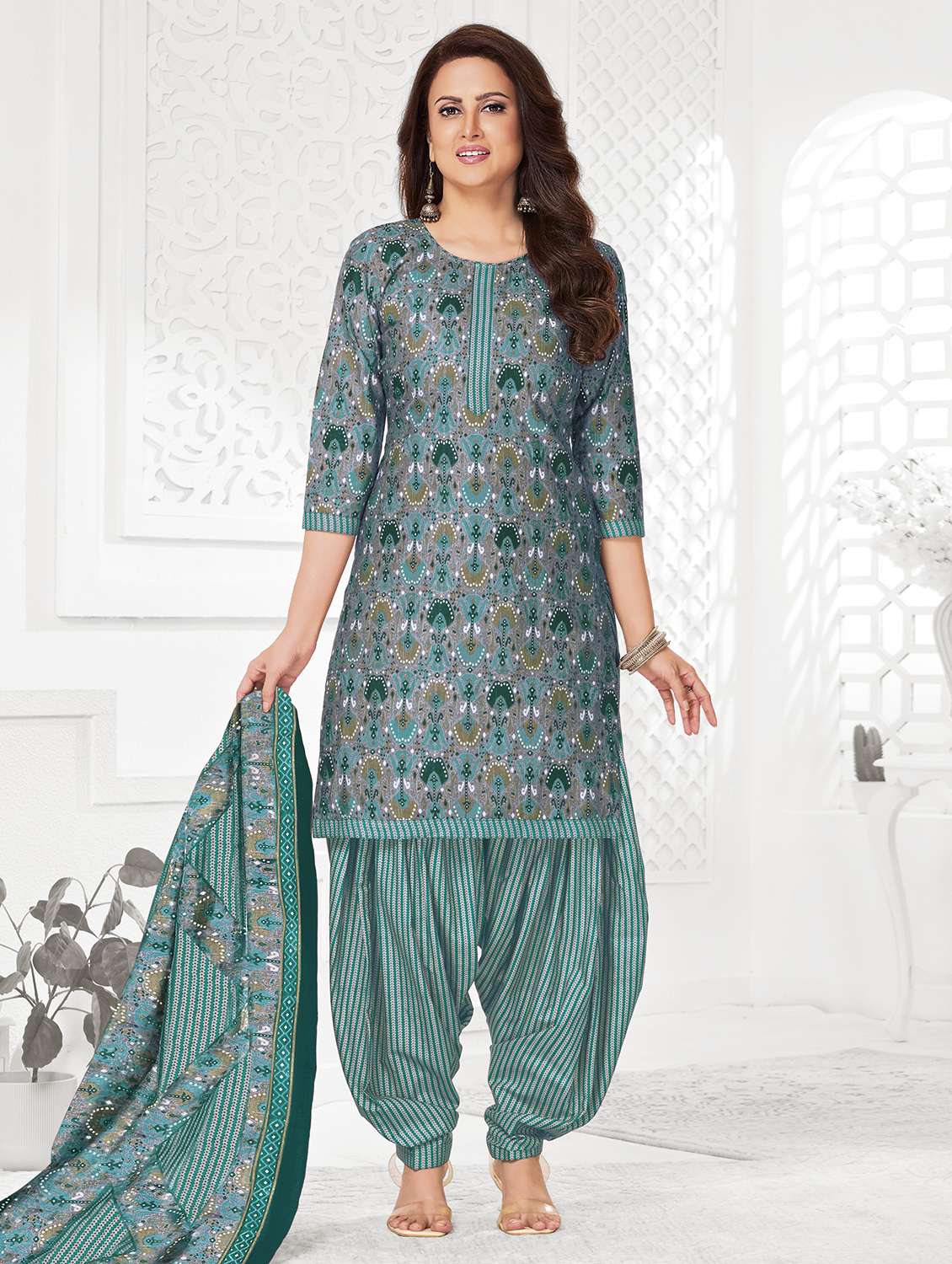 women printed three quarter sleeve kurta patiala with dupatta set