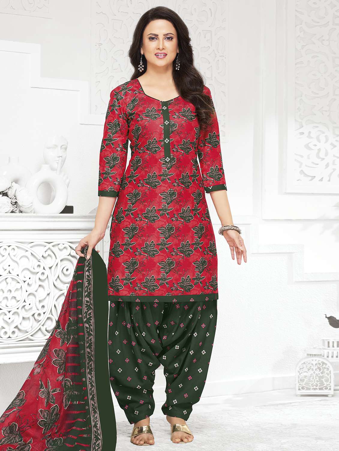 women floral three quarter sleeve kurta patiala with dupatta set