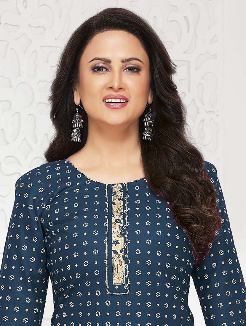 women printed three quarter sleeve kurta patiala with dupatta set - 22253304 -  Standard Image - 3