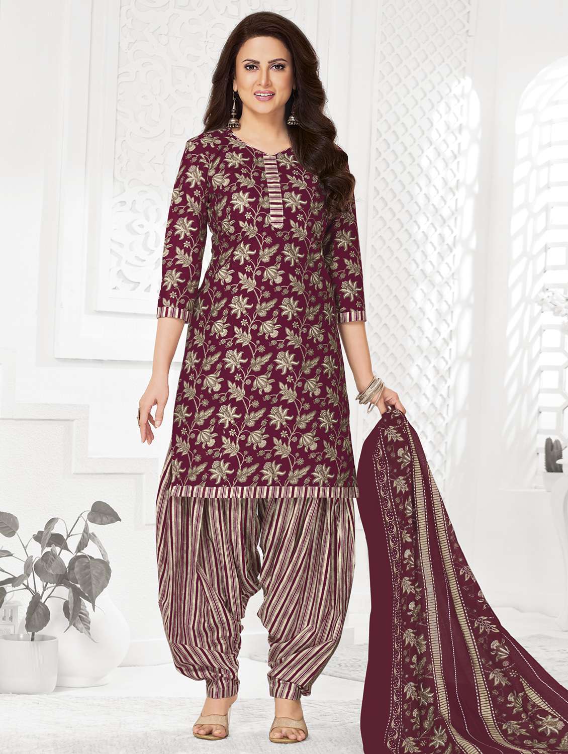 women floral three quarter sleeve kurta patiala with dupatta set