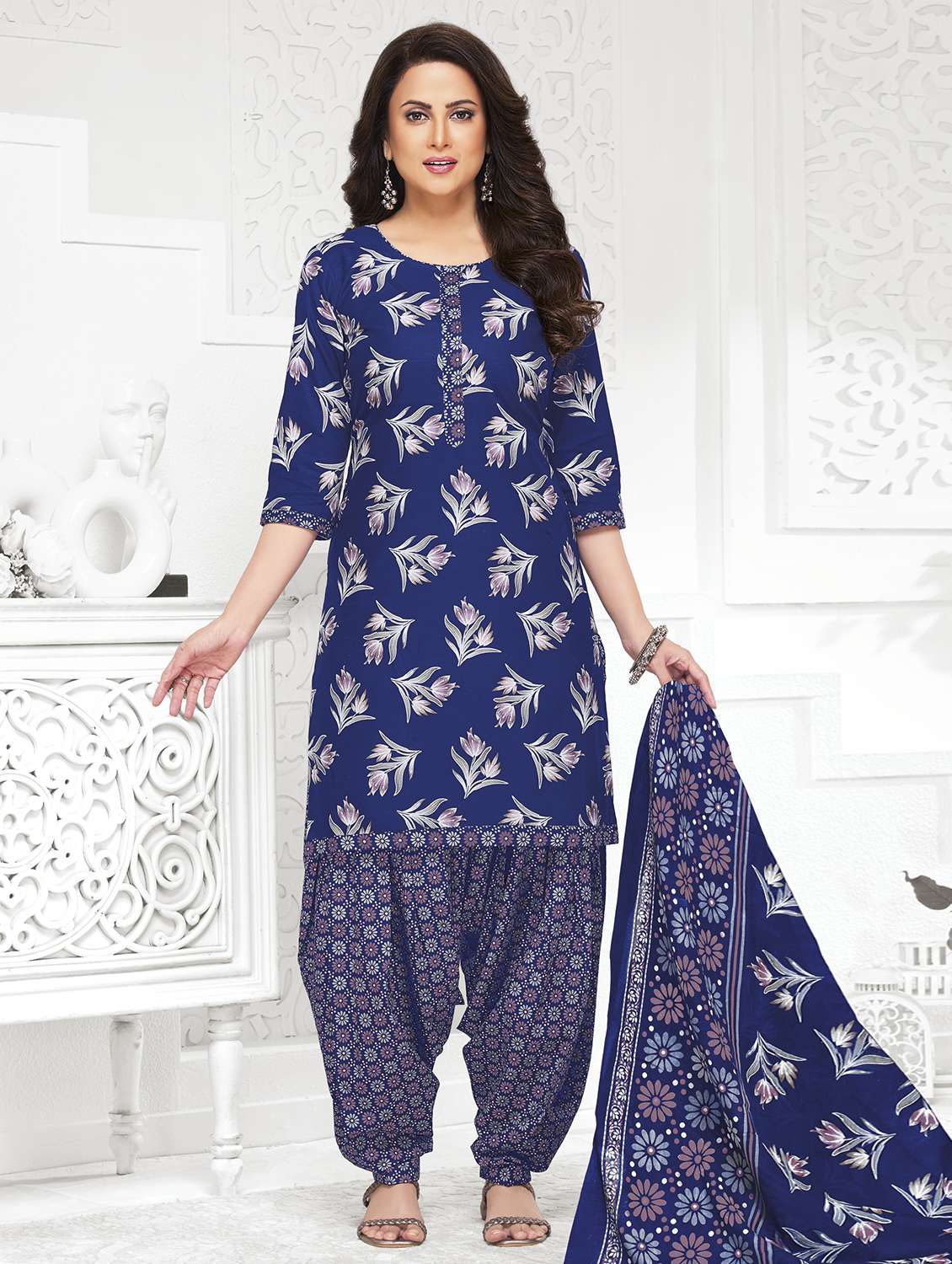 women floral three quarter sleeve kurta patiala with dupatta set