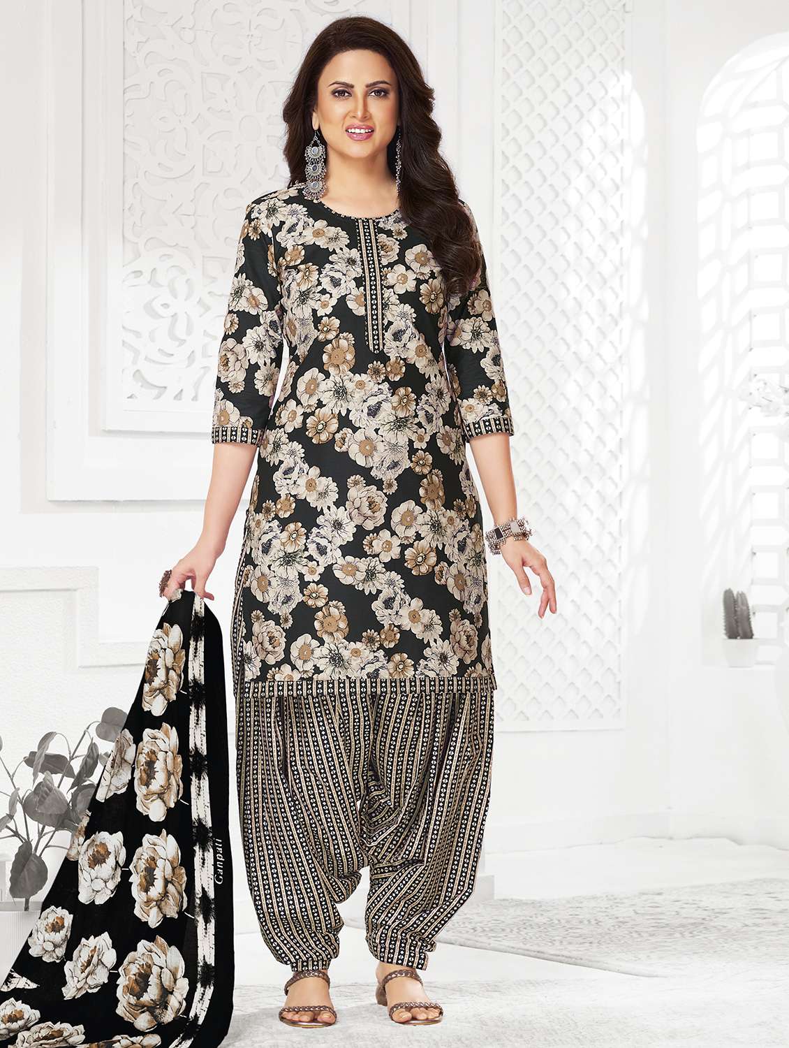 women floral three quarter sleeve kurta patiala with dupatta set