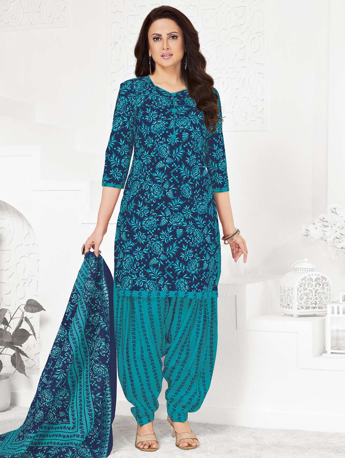 women floral three quarter sleeve kurta patiala with dupatta set
