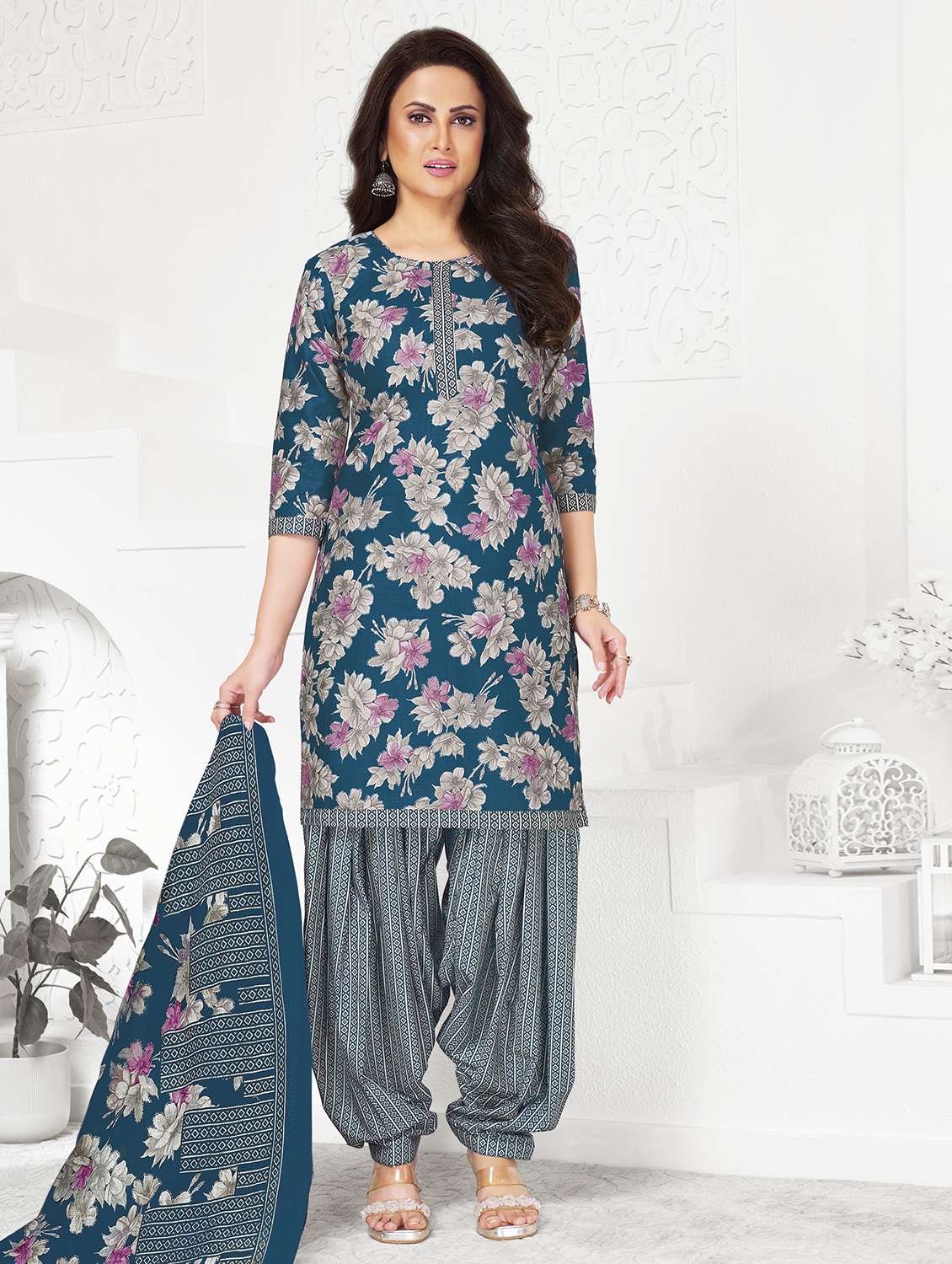 women floral three quarter sleeve kurta patiala with dupatta set