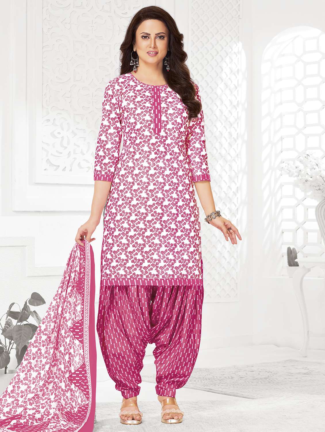 women floral three quarter sleeve kurta patiala with dupatta set