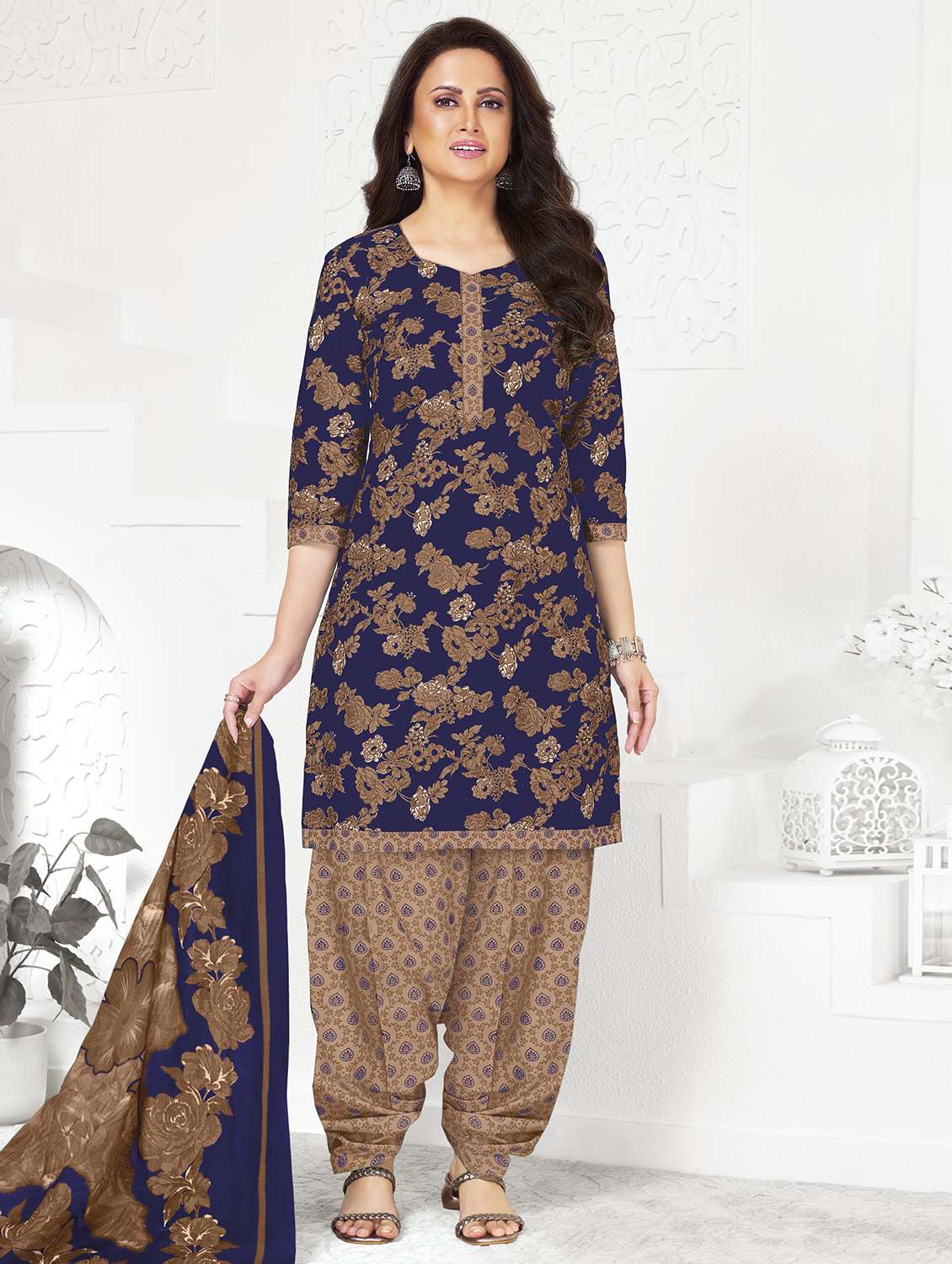 women floral three quarter sleeve kurta patiala with dupatta set