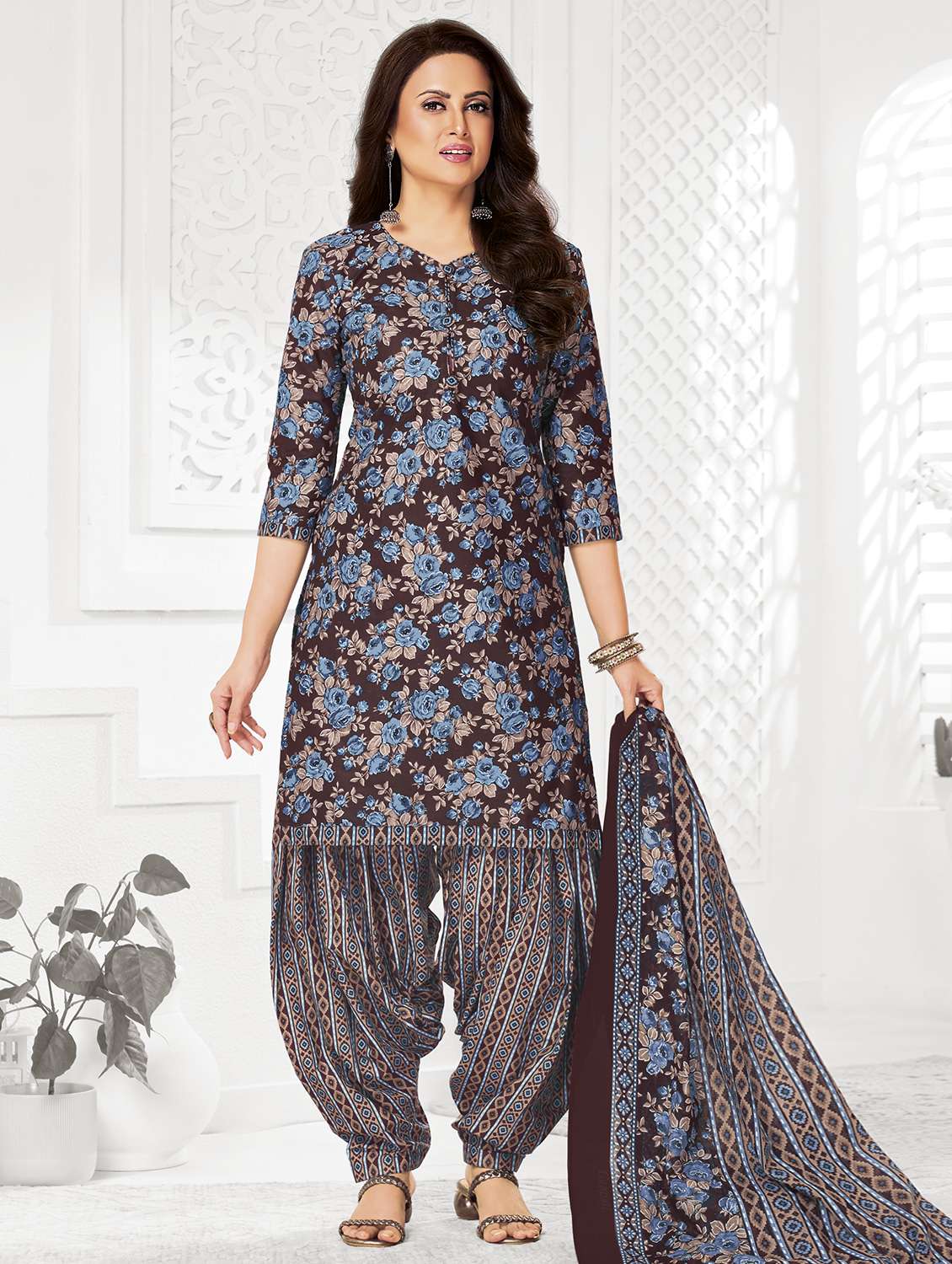 women floral three quarter sleeve kurta patiala with dupatta set