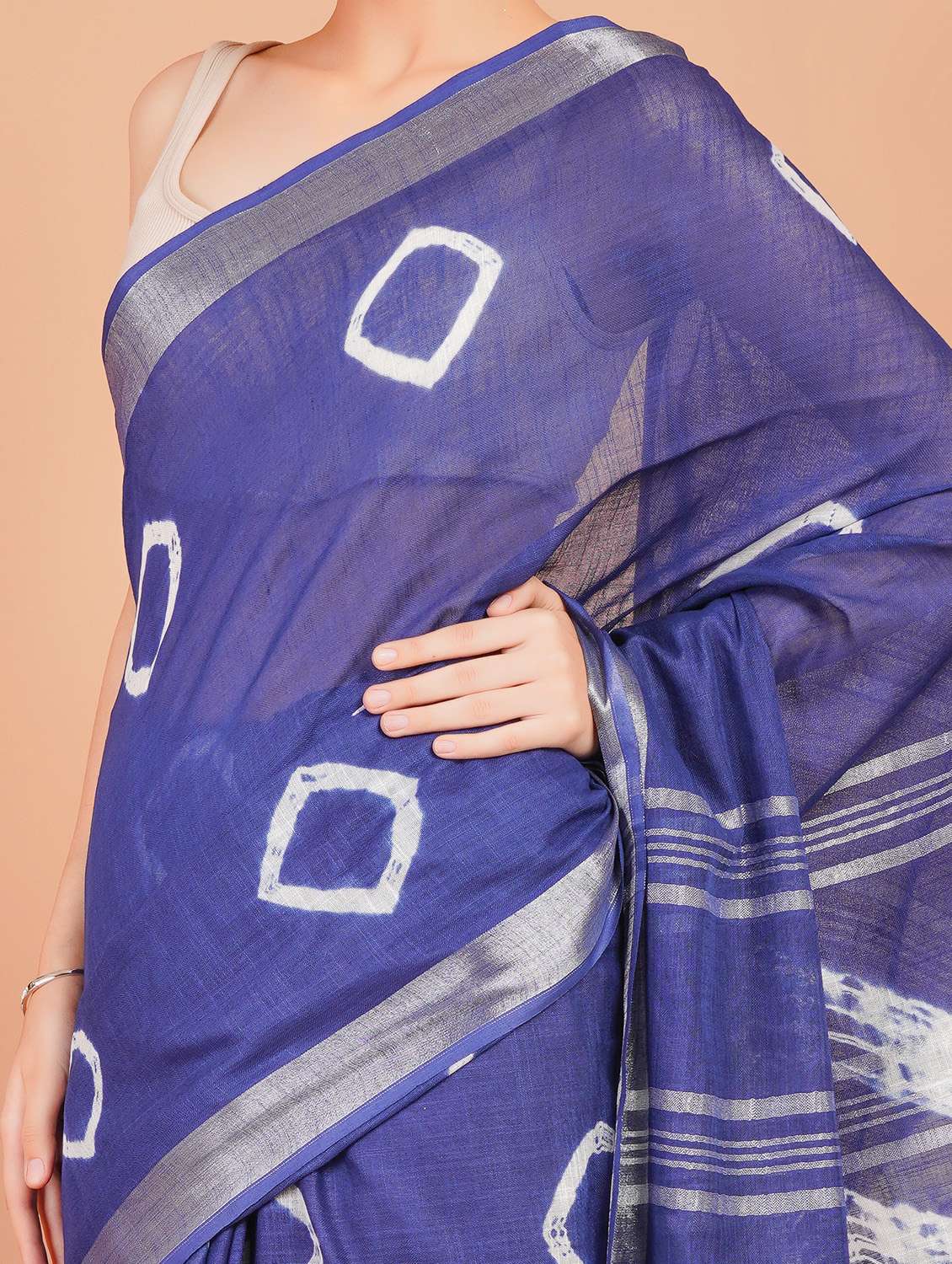 women tie & dye printed saree with blouse - 22253408 -  Standard Image - 5