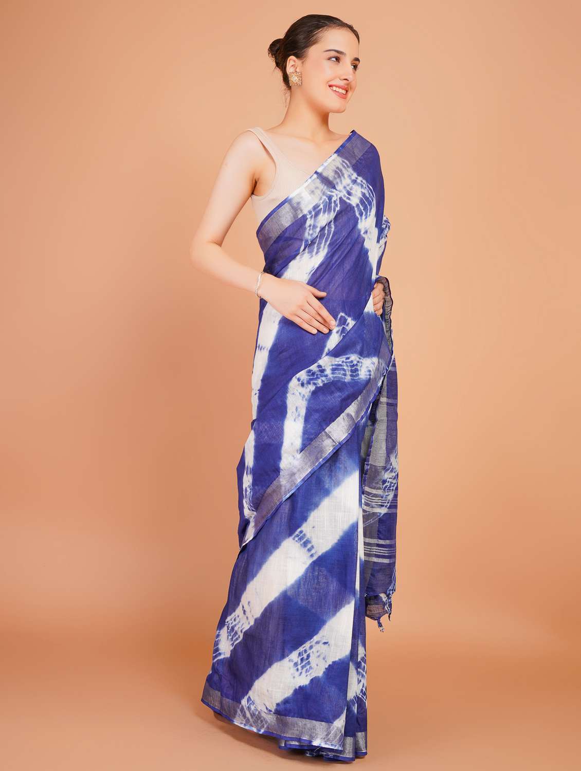 women tie & dye printed saree with blouse - 22253424 -  Standard Image - 3