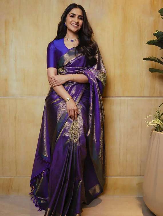 women self design kanjivaram saree with blouse