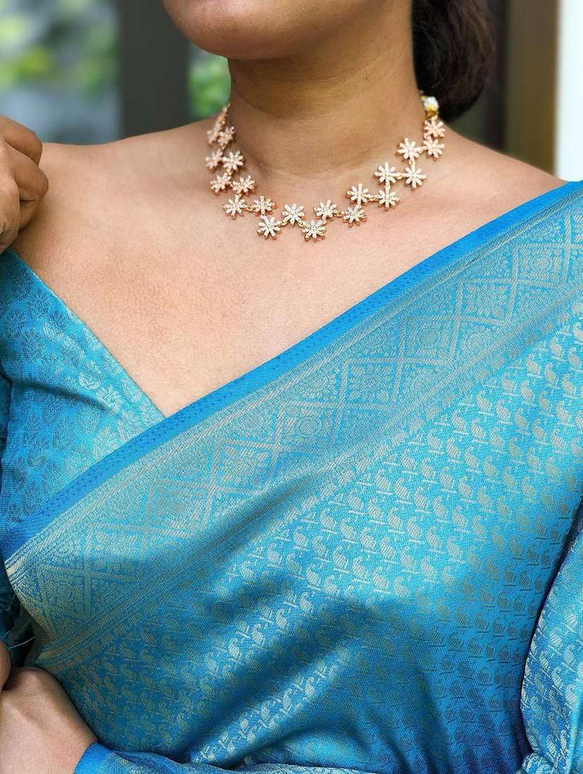 women self design banarasi saree with blouse - 22253509 -  Standard Image - 3