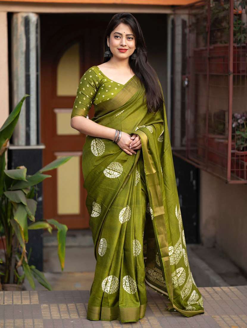 women printed casual wear saree with blouse