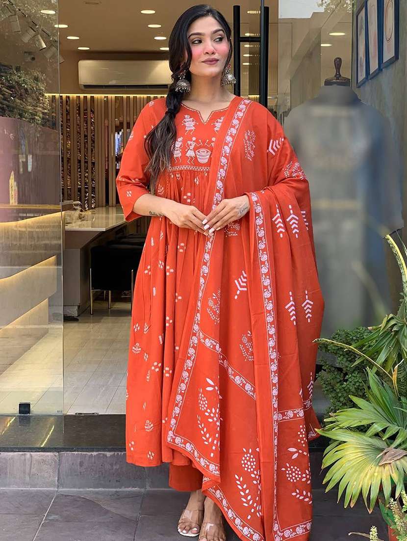 women printed three quarter sleeve kurta pant with dupatta set