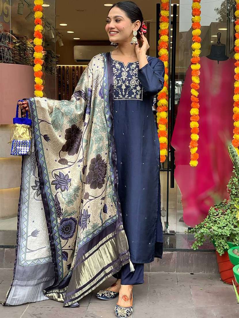 women solid with work three quarter sleeve kurta pant with dupatta set