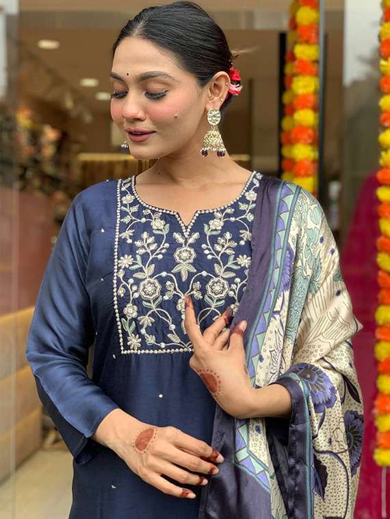 women solid with work three quarter sleeve kurta pant with dupatta set - 22253568 -  Standard Image - 5