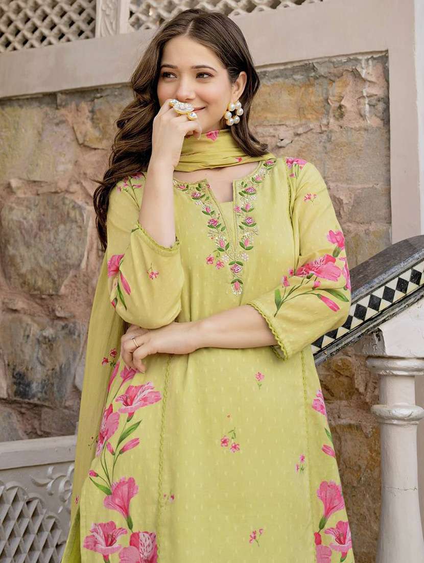women floral three quarter sleeve kurta pant with dupatta set - 22253572 -  Standard Image - 5