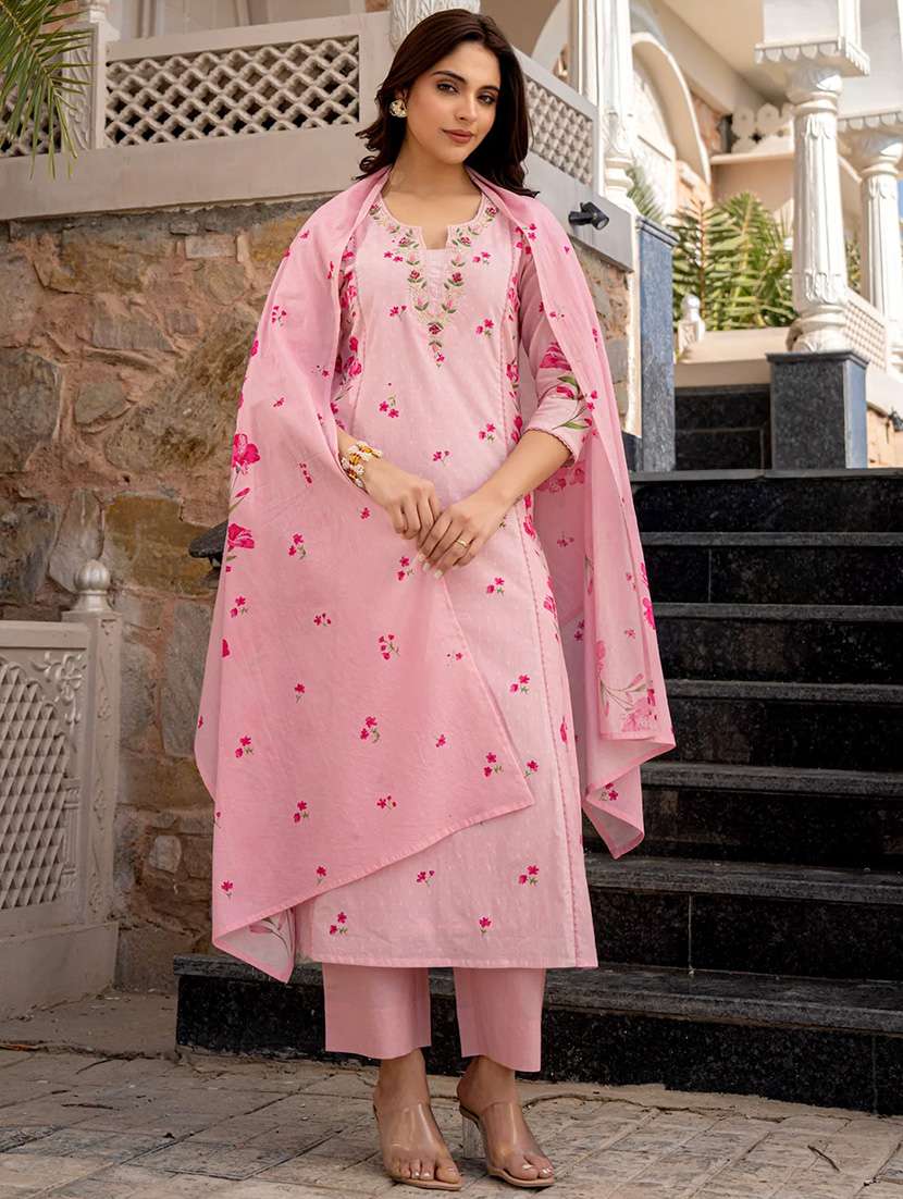 women floral three quarter sleeve kurta pant with dupatta set - 22253573 -  Standard Image - 3