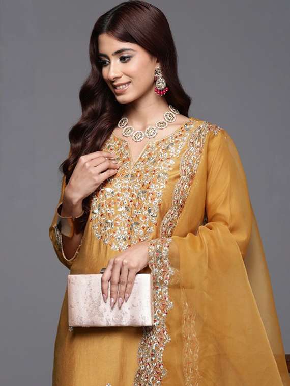 women solid with work three quarter sleeve kurta pant with dupatta set - 22253579 -  Standard Image - 3