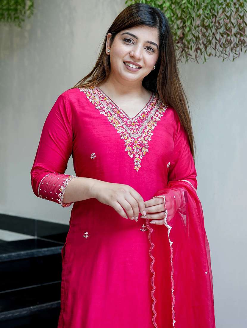 women solid with work three quarter sleeve kurta pant with dupatta set - 22253593 -  Standard Image - 3