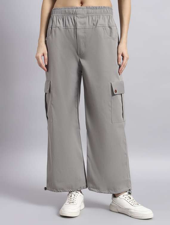 women solid mid rise cargo