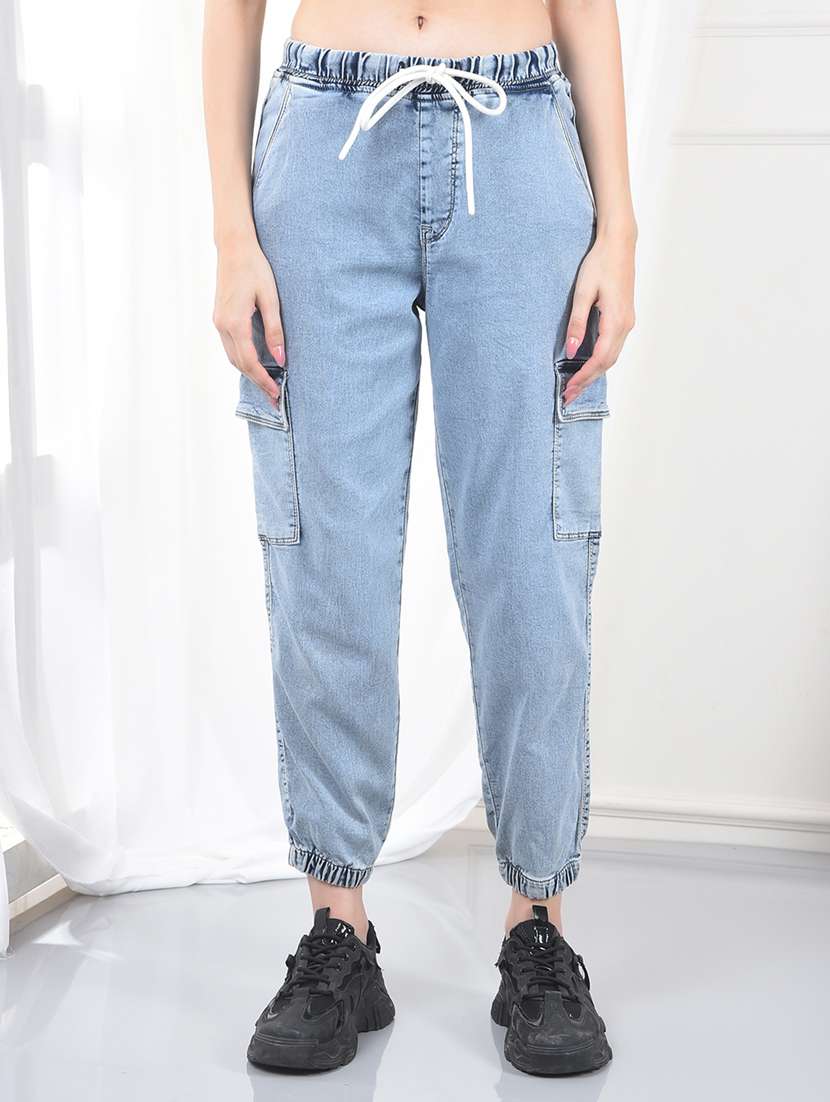 women solid mid rise denim cargo jogger