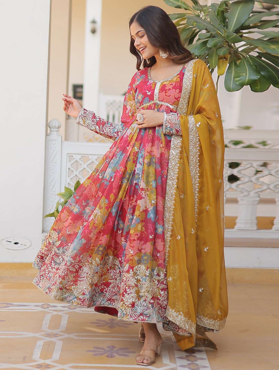 women floral long sleeve kurta dupatta set - 22253854 -  Standard Image - 3