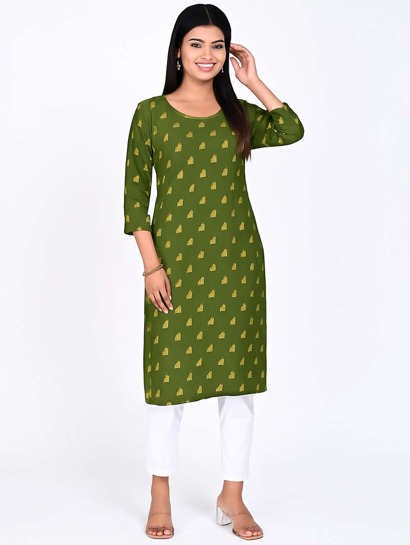 women foil printed three quarter sleeve kurta pant set