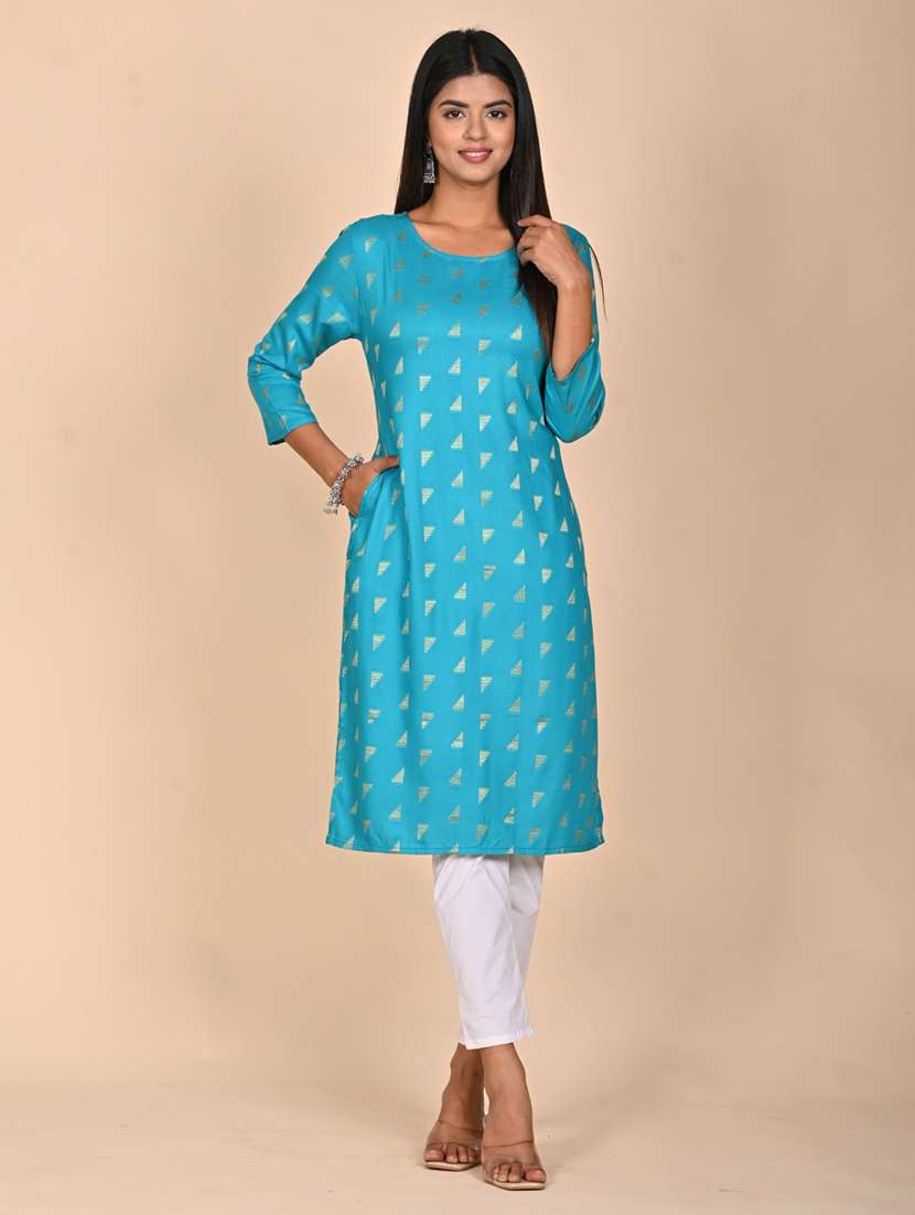 women foil printed three quarter sleeve kurta pant set