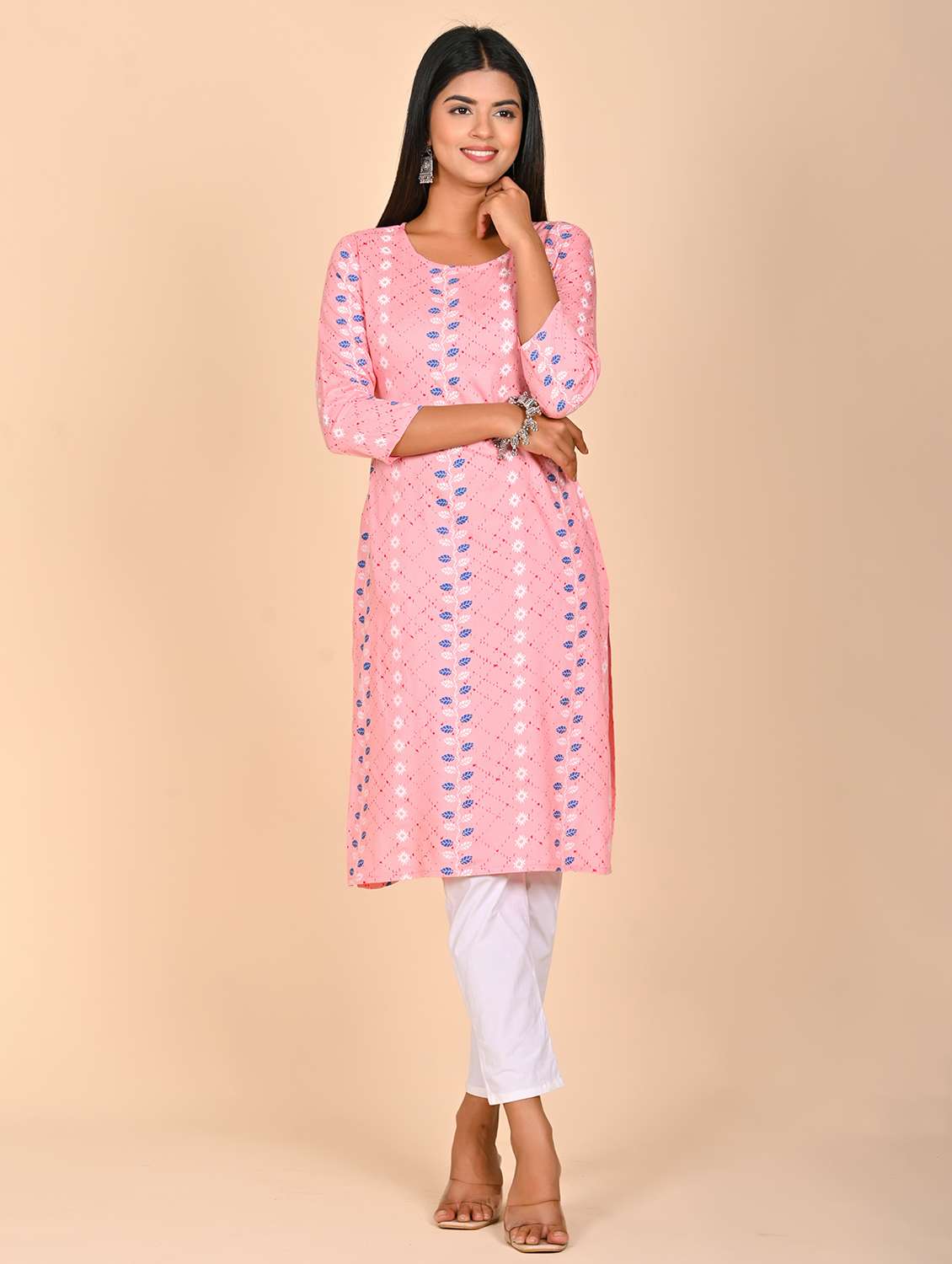women printed three quarter sleeve kurta pant set