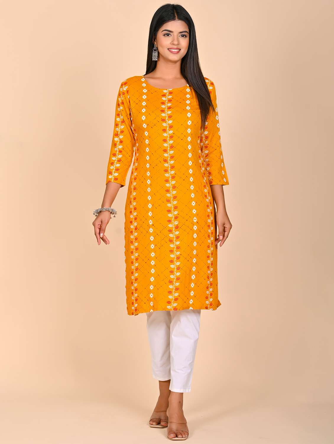 women printed three quarter sleeve kurta pant set