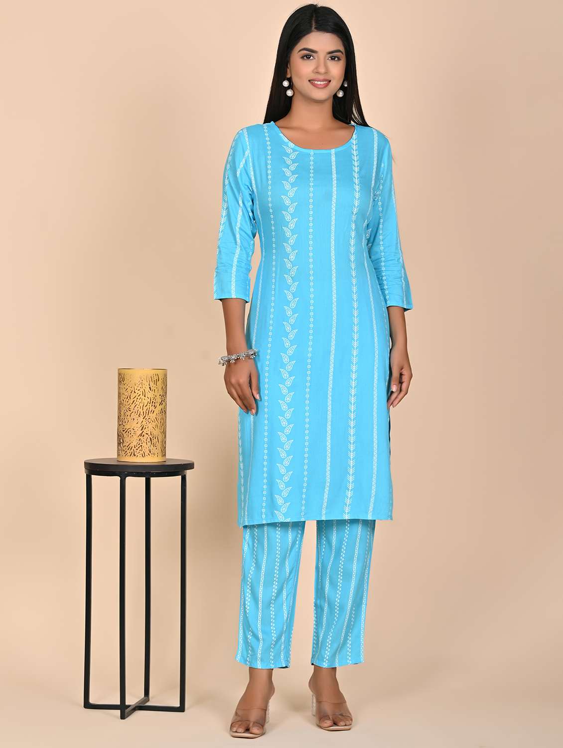 women printed three quarter sleeve kurta pant set