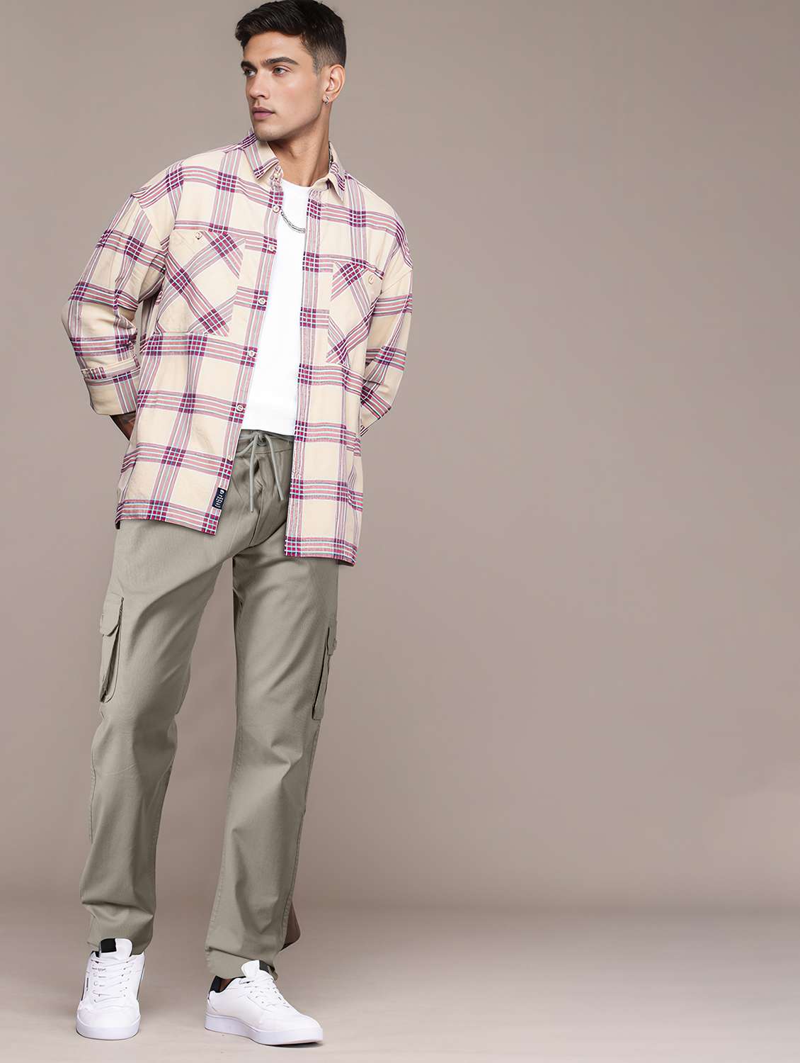 men solid mid rise cargo - 22254926 -  Standard Image - 3