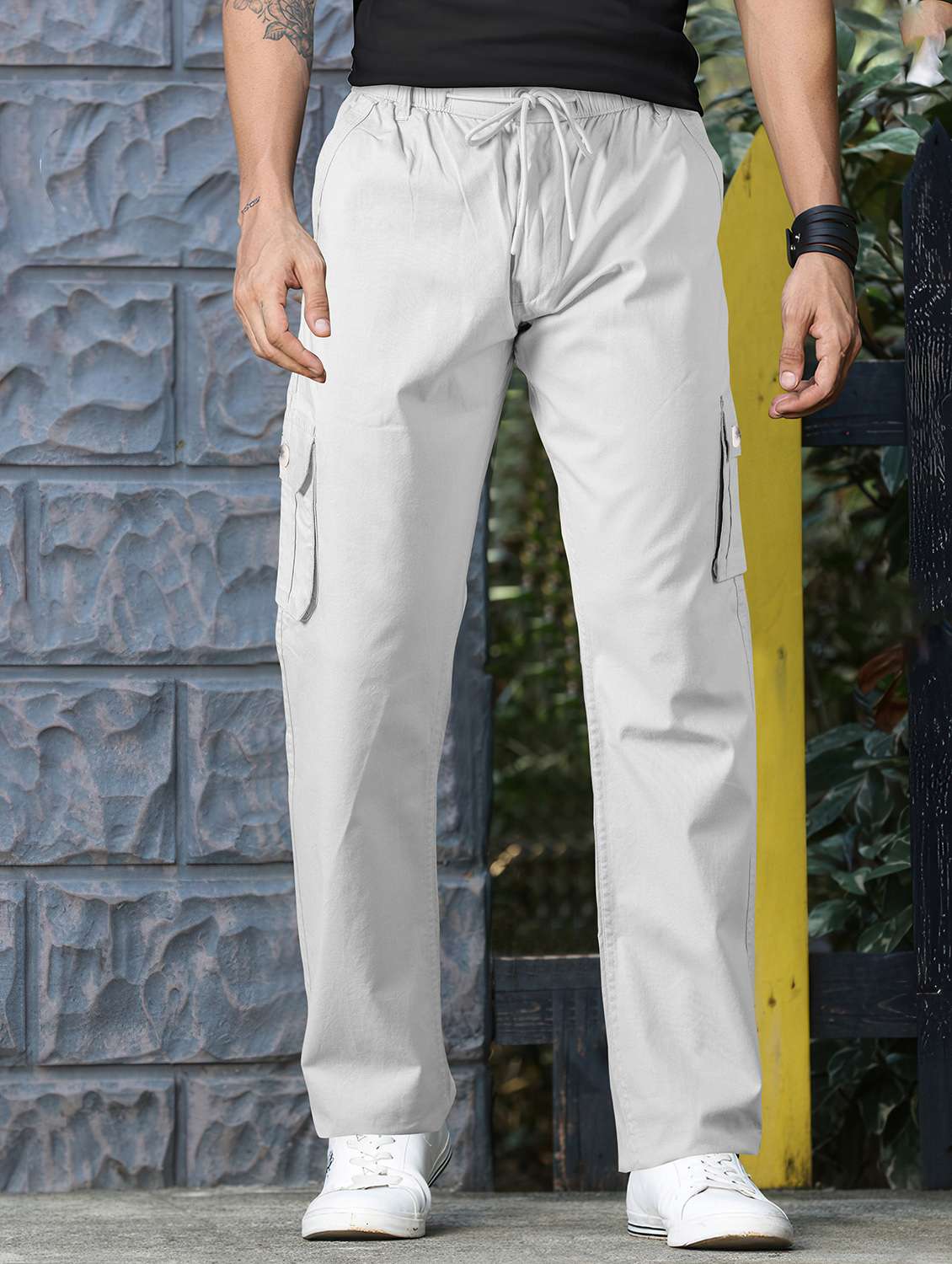 men solid mid rise cargo