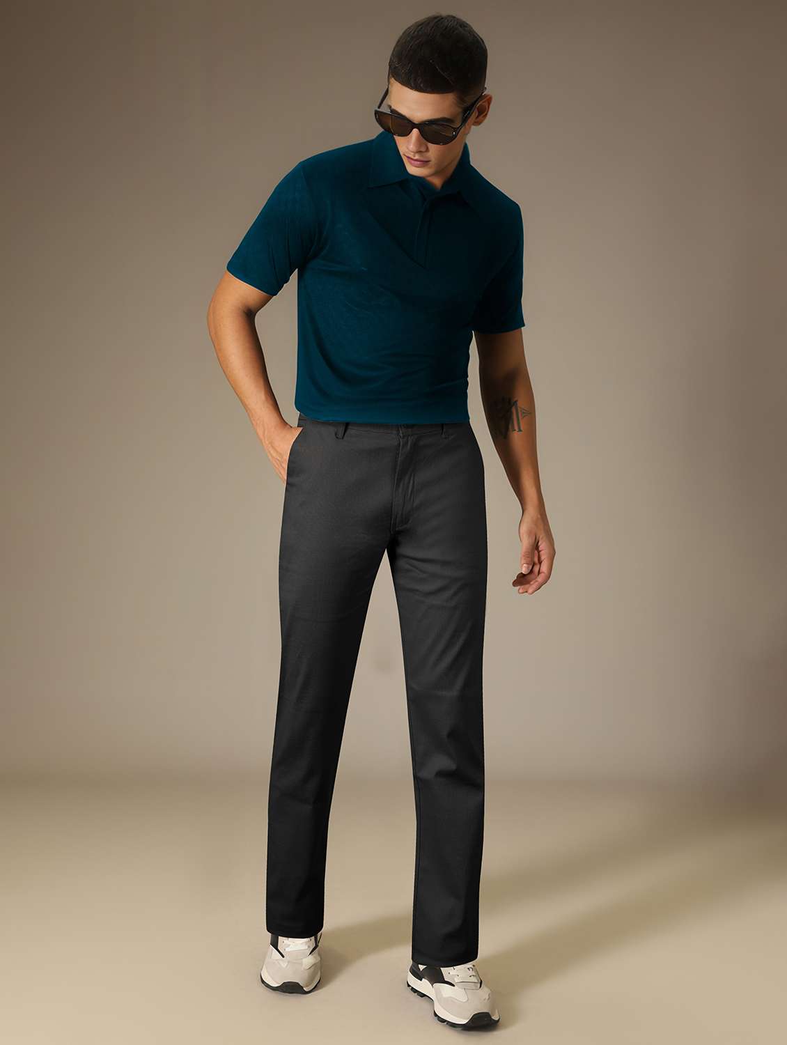 men solid mid rise straight fit chinos  - 22254930 -  Standard Image - 3