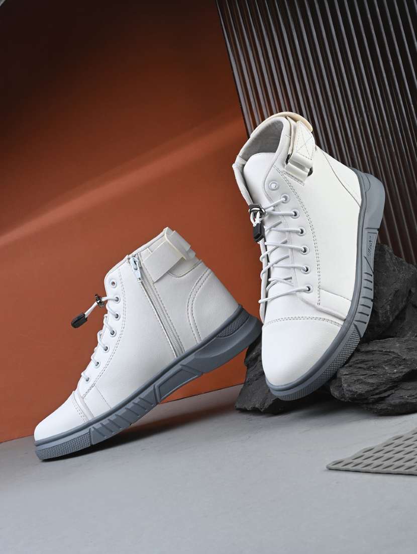 men white lace up boot