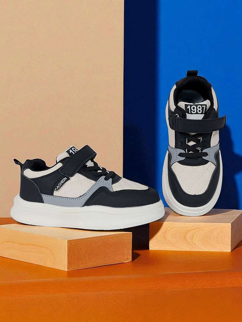 kids color blocked lace up sneaker
