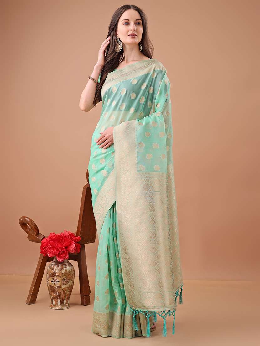 women self design bordered saree with blouse