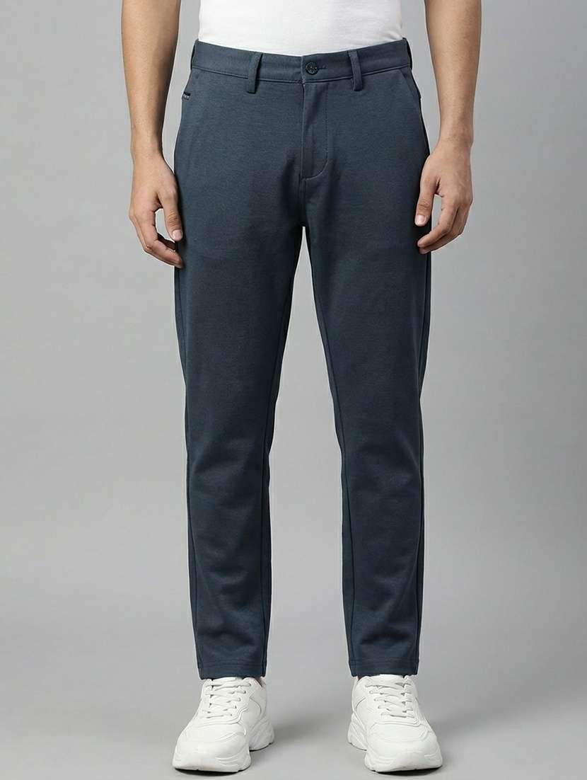 men solid mid rise chinos casual trouser