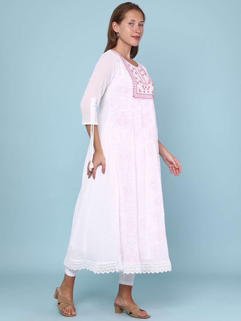 Women Printed Three Quarter Sleeve Flared Kurta - 22258661 -  Standard Image - 3
