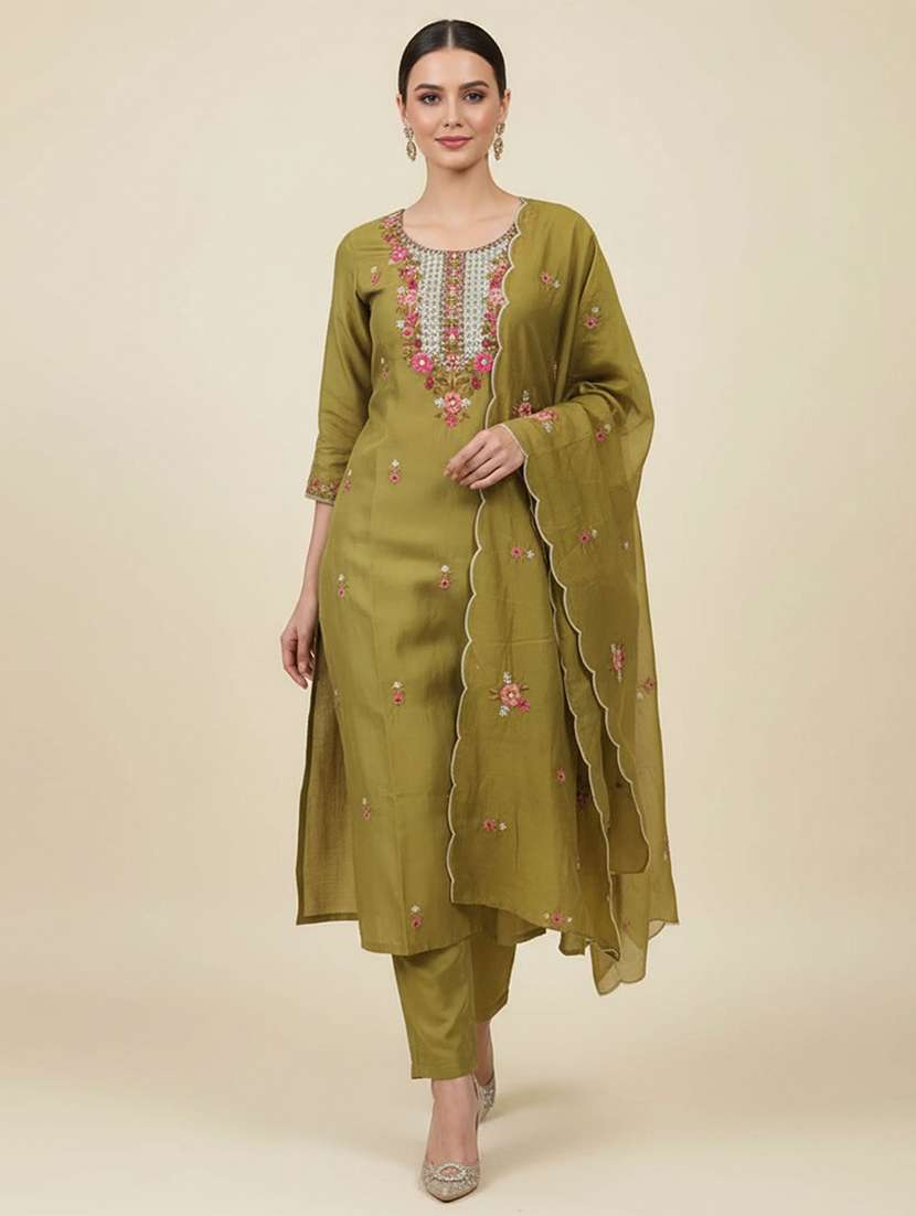 women solid with work three quarter sleeve kurta pant with dupatta set