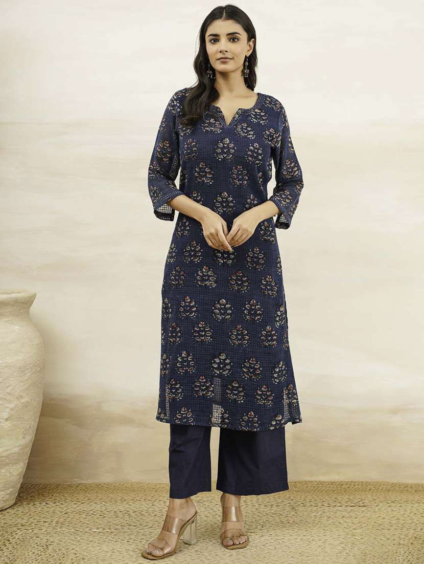 women printed three quarter sleeve kurta pant set