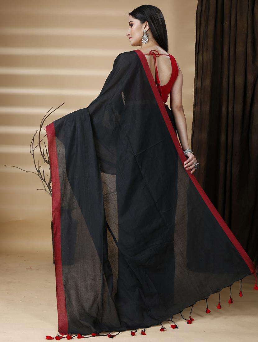 women solid with bordered handloom saree - 22260995 -  Standard Image - 3