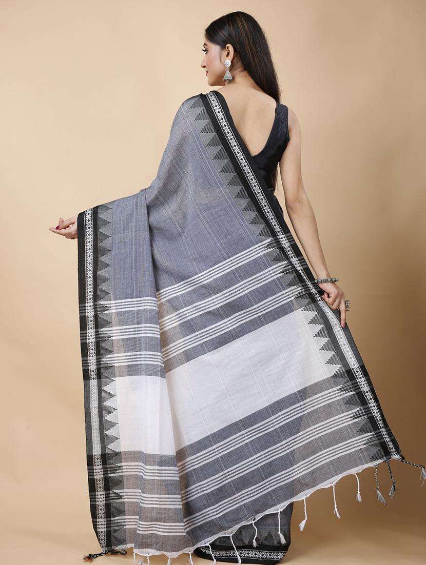 women solid with bordered handloom saree - 22261053 -  Standard Image - 3