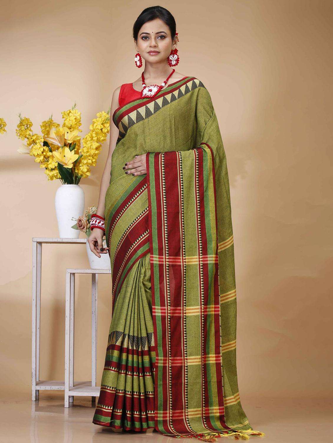 women self design handloom saree