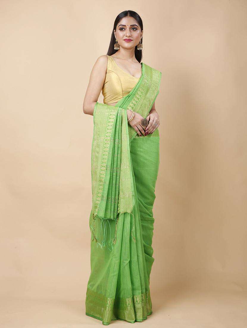 women solid with bordered saree - 22261432 -  Standard Image - 3