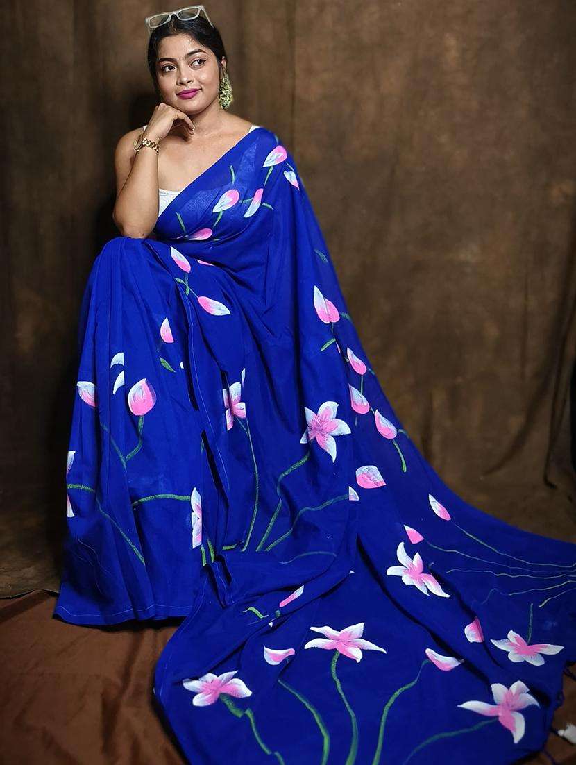 women floral printed saree