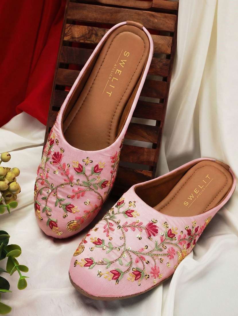 women embroidered flat mules